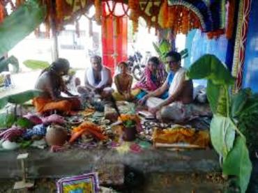 Conducting Navgraha Shanti Ritual,